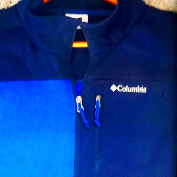 COLUMBIA GYM OR CASUAL WARM COMFY BREATHABLE - Picture 4 of 7